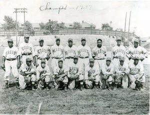 A team picture of 1937 Homestead Grays taken at Greenlee Field