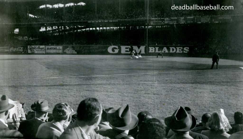 An old image of the Polo Grounds baseball match