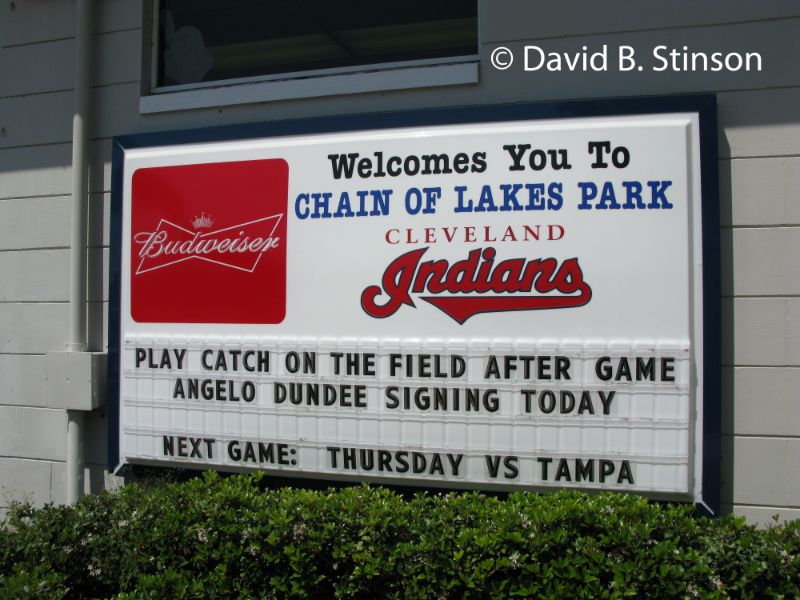 A welcome sign for the Chain of Lakes Park