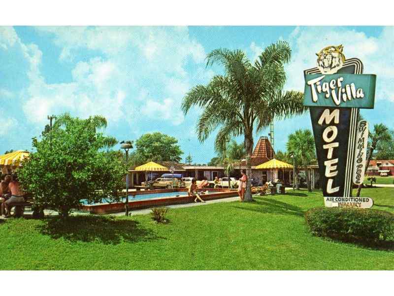 A Tiger Villa Motel postcard