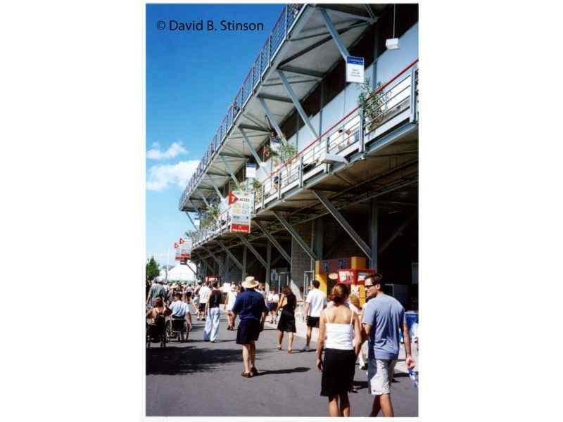 An entrance to Uniprix Stadium section 7